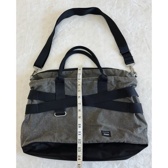 Crumpler THE GYPSY Moth No 2 Tote Messenger Laptop Bag Grey/Black - Picture 10 of 10